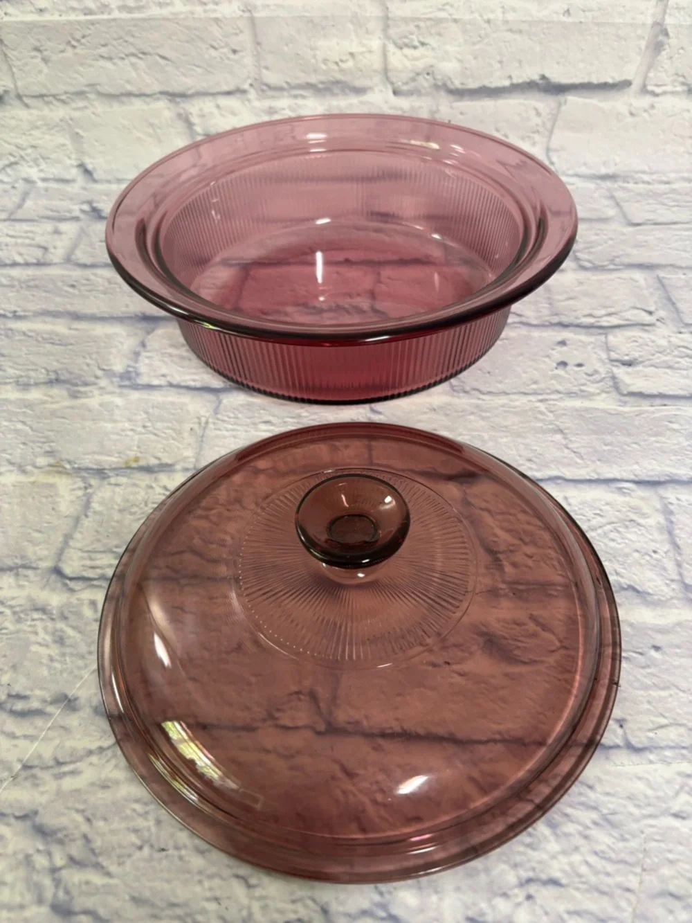 Vision Ware V-33-B Casserole Dish Bowl Lid Ribbed 2.5 qt Corning USA cranberry